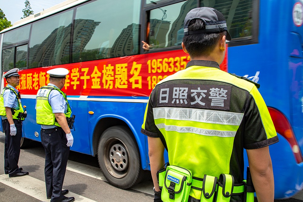 金榜題名有你，保駕護(hù)航有我 劉磊.jpg