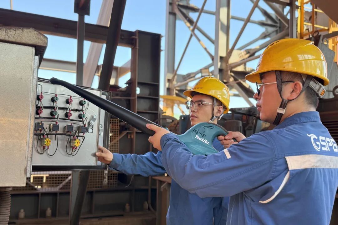 1757667140997028414.jpg 6401.jpg