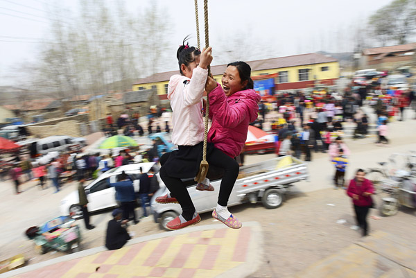 民俗“轉(zhuǎn)悠千” “越轉(zhuǎn)越有錢(qián)”