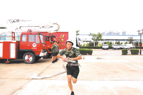 建軍節(jié)，消防戰(zhàn)士這樣過