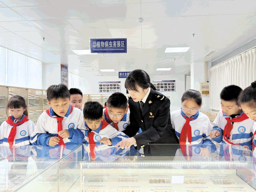 “喚綠之旅”走進(jìn)科普教育基地